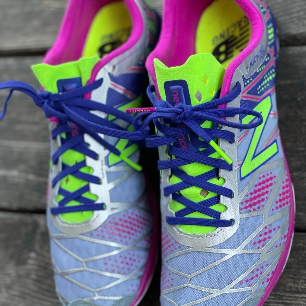 Women’s new balance cross country shoes - Picture 2 of 10